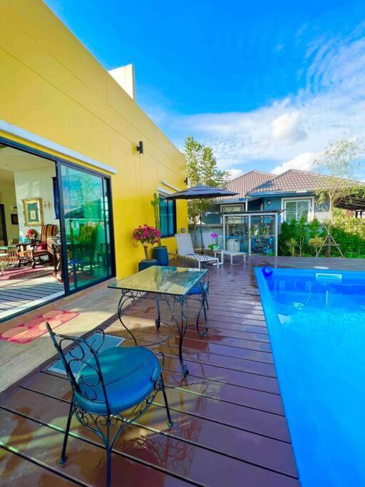 Colorful Pool Villa, Chiang Rai, Thailand Exterior foto