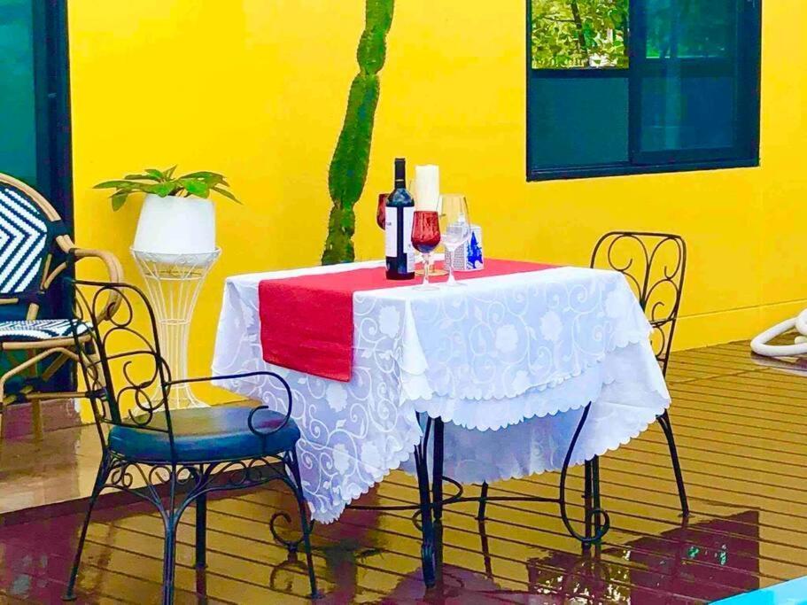 Colorful Pool Villa, Chiang Rai, Thailand Exterior foto